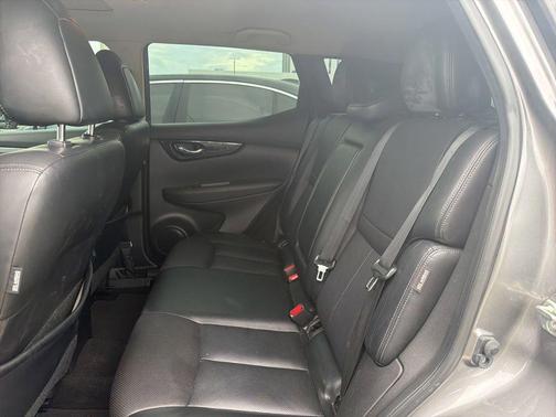 Gun Metallic 2021 Nissan Rogue Sport SL