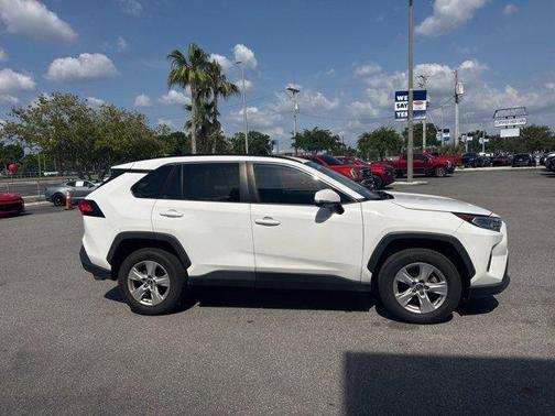 2021 Toyota RAV4 XLE