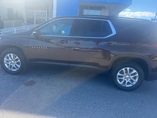 2021 Chevrolet Traverse LT Cloth