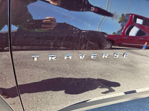 2021 Chevrolet Traverse LT Cloth