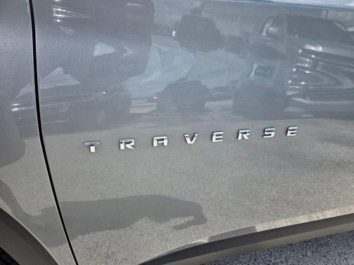 Sterling Gray Metallic 2023 Chevrolet Traverse LS