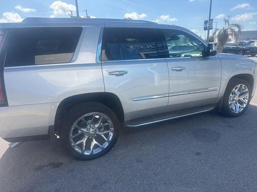 Radiant Silver Metallic 2017 Cadillac Escalade Premium Luxury