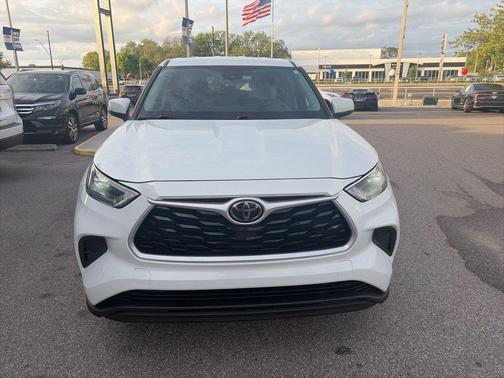 White 2021 Toyota Highlander L