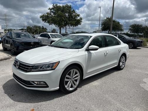 2018 Volkswagen Passat 2.0T SEL Premium