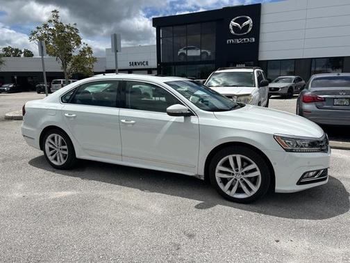 2018 Volkswagen Passat 2.0T SEL Premium