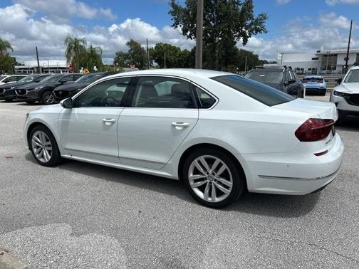 2018 Volkswagen Passat 2.0T SEL Premium