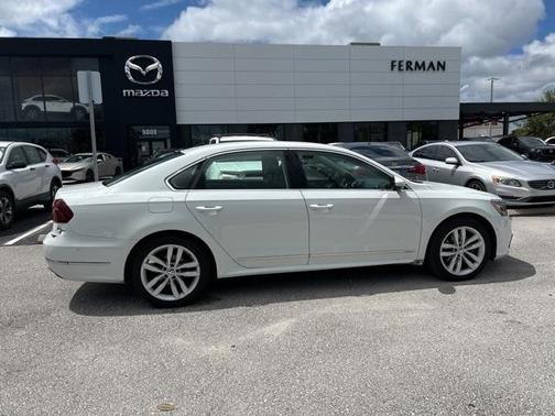 2018 Volkswagen Passat 2.0T SEL Premium