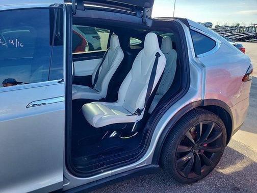 2017 Tesla Model X 75D