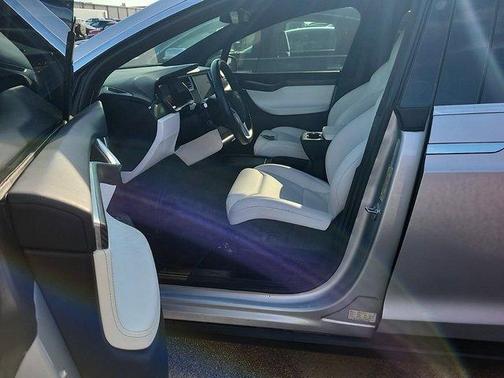 2017 Tesla Model X 75D