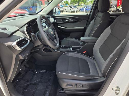 Summit White 2023 Chevrolet Trailblazer LT