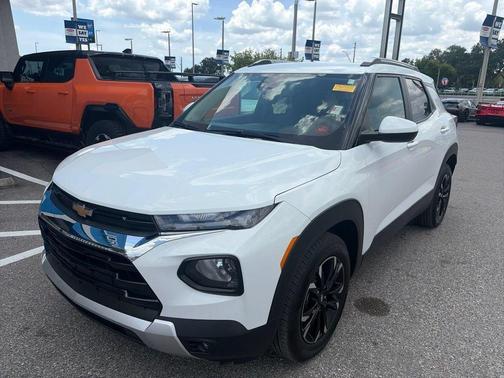 Summit White 2023 Chevrolet Trailblazer LT