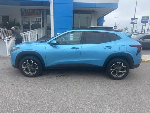 2025 Chevrolet Trax LT