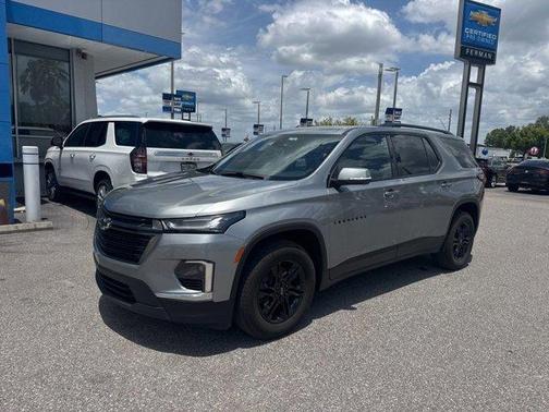 Sterling Gray Metallic 2023 Chevrolet Traverse LT Cloth