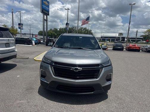 Sterling Gray Metallic 2023 Chevrolet Traverse LT Cloth