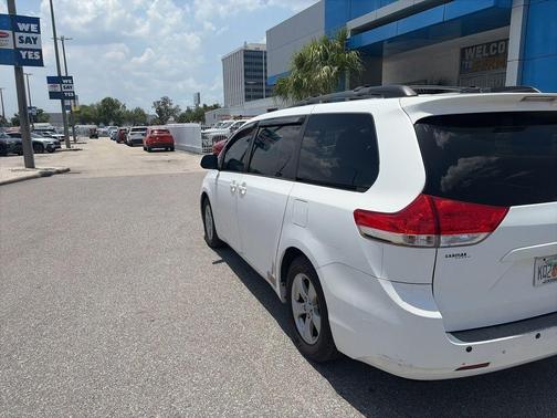 White 2011 Toyota Sienna Base