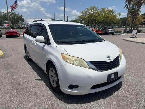 White 2011 Toyota Sienna Base