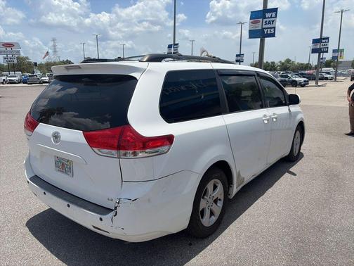 White 2011 Toyota Sienna Base