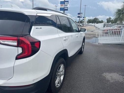 2022 GMC Terrain SLE