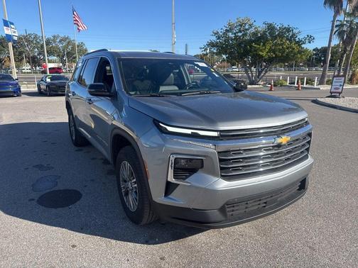 2025 Chevrolet Traverse LT