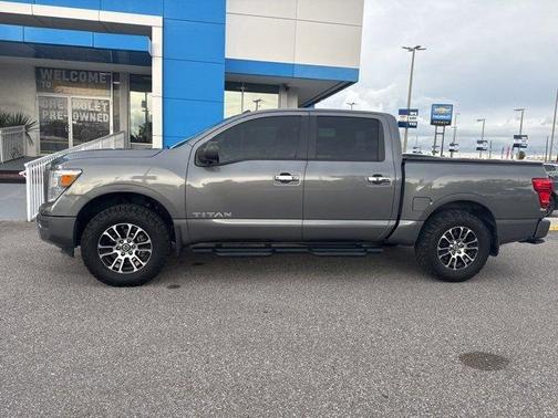 2021 Nissan Titan SV