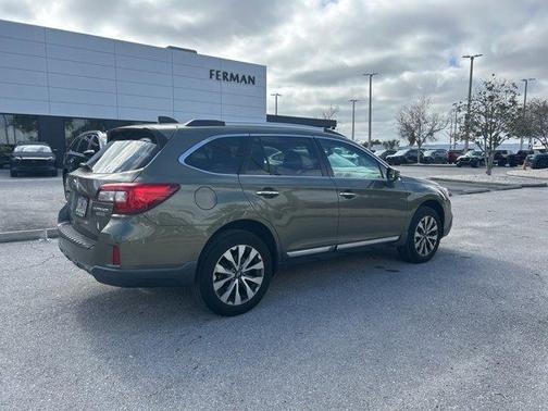 2017 Subaru Outback 2.5i Touring