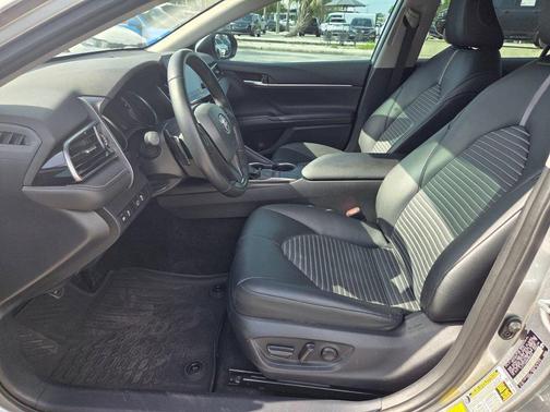 Silver 2024 Toyota Camry SE