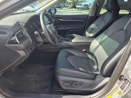 Silver 2024 Toyota Camry SE