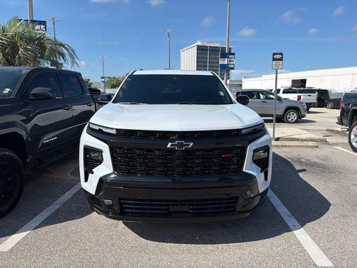 Polar White 2026 Chevrolet Traverse RS