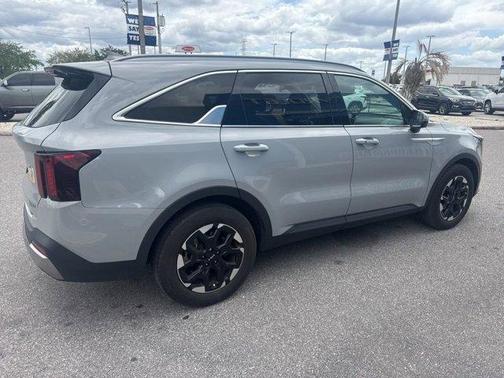 Wolf Gray 2024 Kia Sorento S