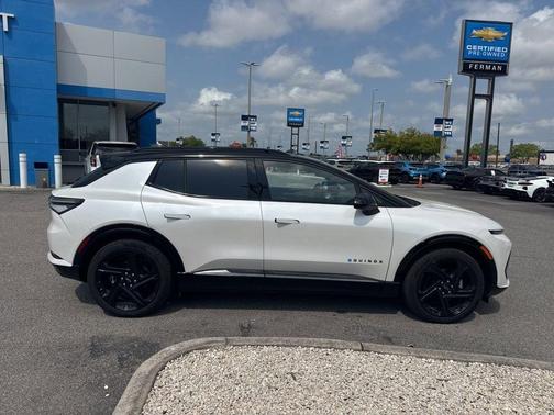 Iridescent Pearl Tricoat 2025 Chevrolet Equinox EV RS