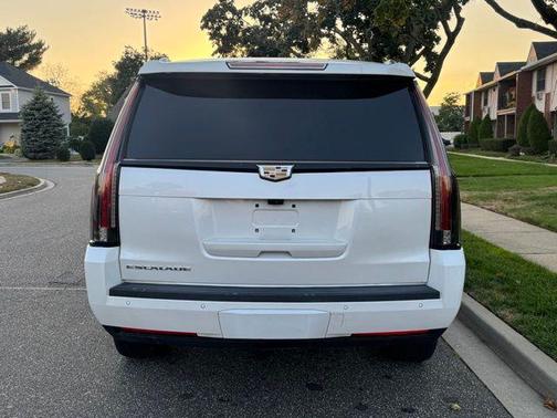 2018 Cadillac Escalade Premium Luxury