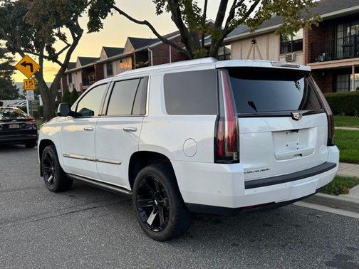 2018 Cadillac Escalade Premium Luxury