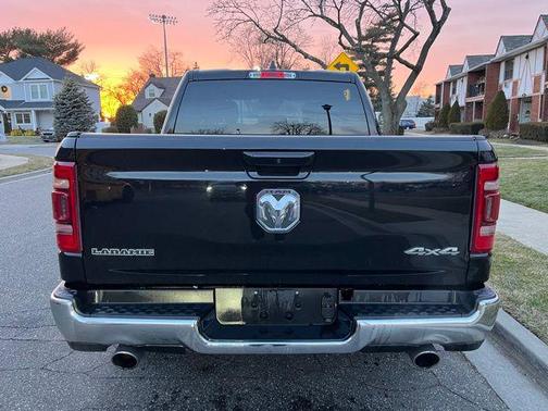 Diamond Black Crystal Pearlcoat 2024 RAM 1500 Laramie