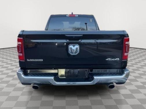 Diamond Black Crystal Pearlcoat 2024 RAM 1500 Laramie