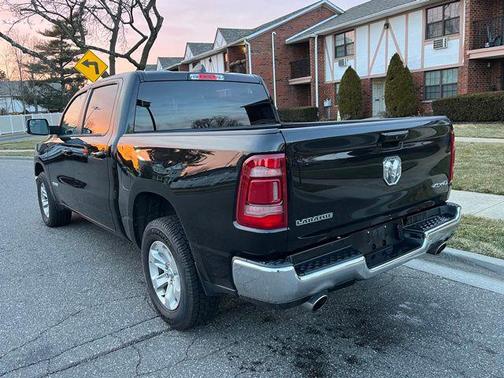 Diamond Black Crystal Pearlcoat 2024 RAM 1500 Laramie