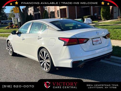 2022 Nissan Altima SR FWD