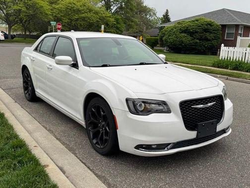 2019 Chrysler 300 S