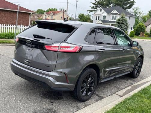 2022 Ford Edge SE