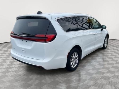 Bright White Clearcoat 2023 Chrysler Pacifica Touring L