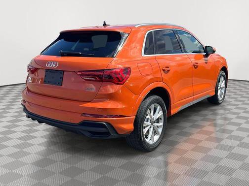 Pulse Orange 2025 Audi Q3 Premium 45 TFSI S line quattro Tiptronic