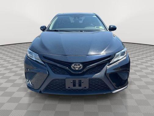 Midnight Black Metallic 2019 Toyota Camry SE