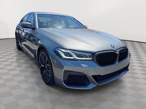 Skyscraper Gray Metallic 2023 BMW 540 i