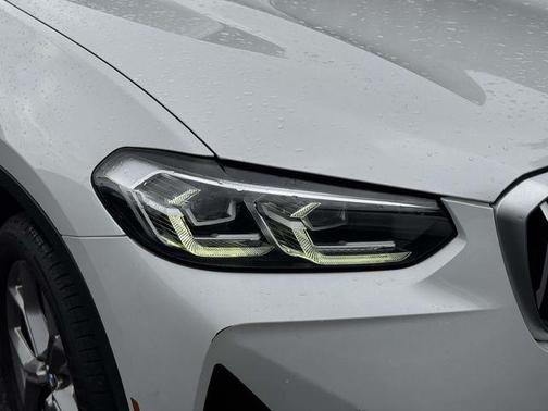 Mineral White Metallic 2022 BMW X3 sDrive30i