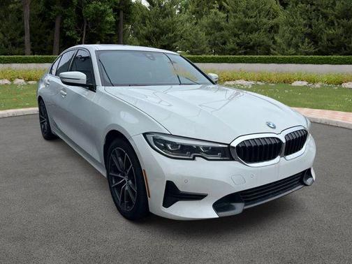 Alpine White 2022 BMW 330 330i