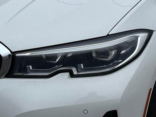 Alpine White 2022 BMW 330 330i