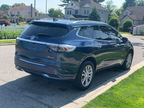 2022 Buick Enclave AWD Avenir