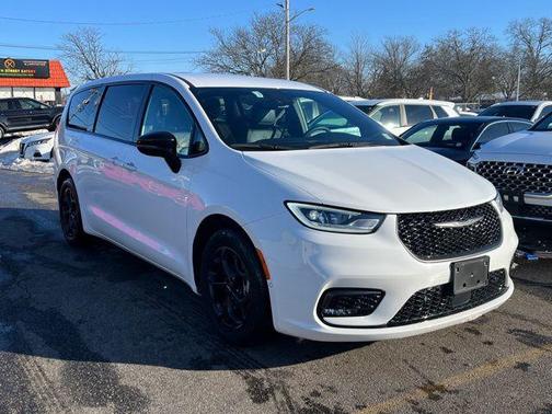 Bright White Clearcoat 2024 Chrysler Pacifica Hybrid S Appearance Pkg