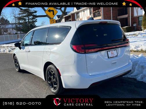 2024 Chrysler Pacifica Hybrid S Appearance Pkg