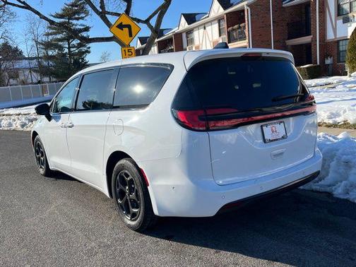 Bright White Clearcoat 2024 Chrysler Pacifica Hybrid S Appearance Pkg