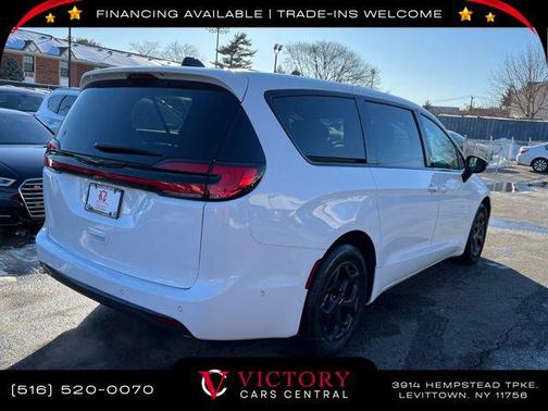 2024 Chrysler Pacifica Hybrid S Appearance Pkg